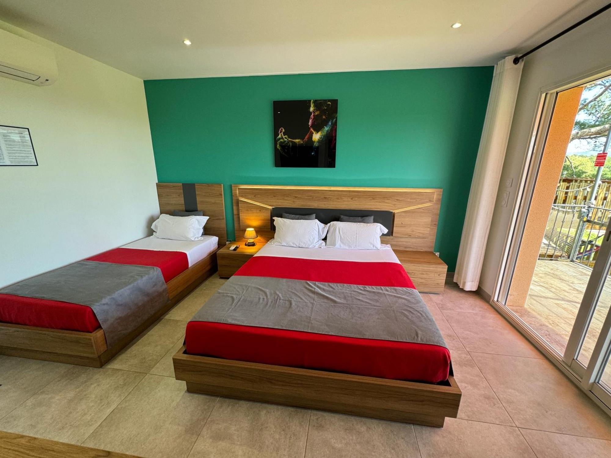 Domaine Maxxim Hotell Clermont-lʼHérault Exteriör bild
