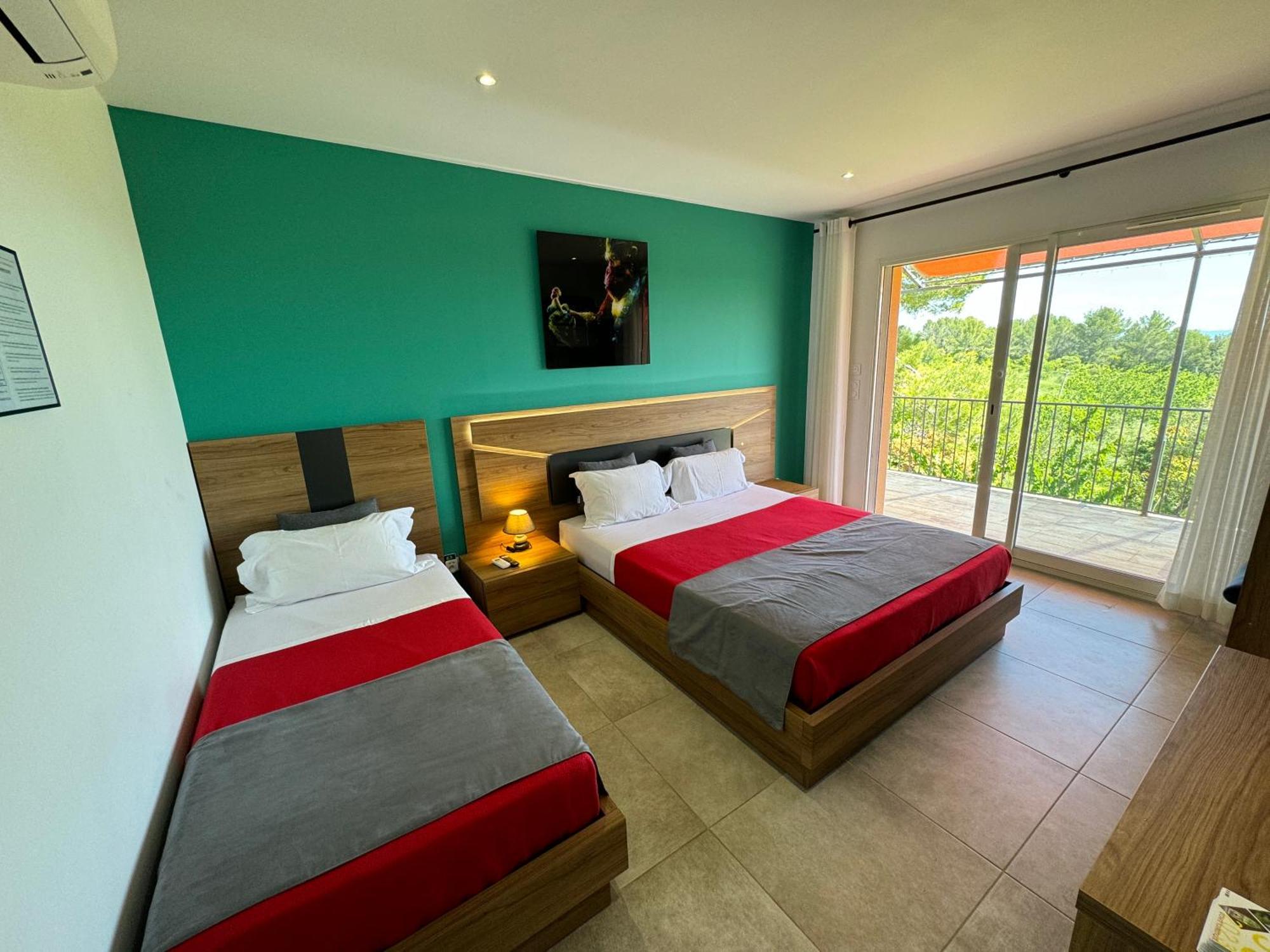 Domaine Maxxim Hotell Clermont-lʼHérault Exteriör bild