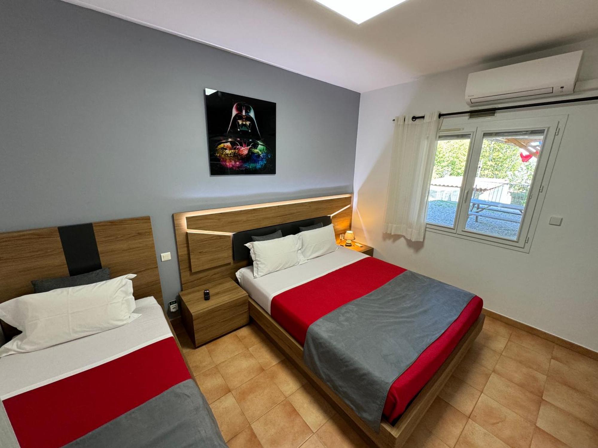 Domaine Maxxim Hotell Clermont-lʼHérault Exteriör bild